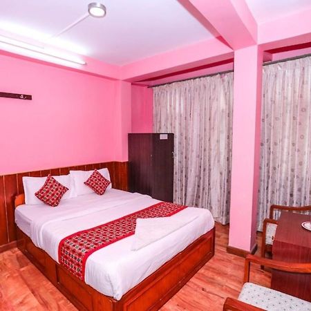 Hotel Plumeria Inn Катманду Екстер'єр фото