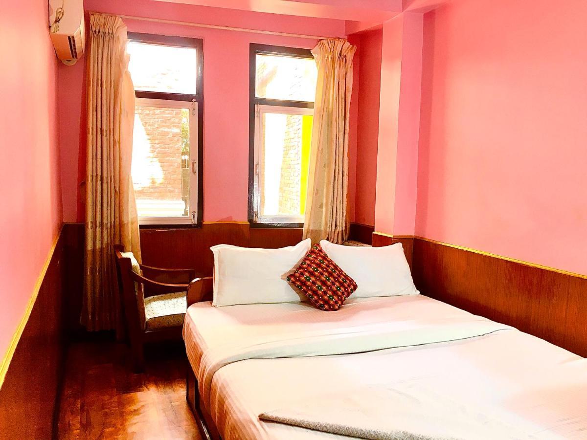Hotel Plumeria Inn Катманду Екстер'єр фото