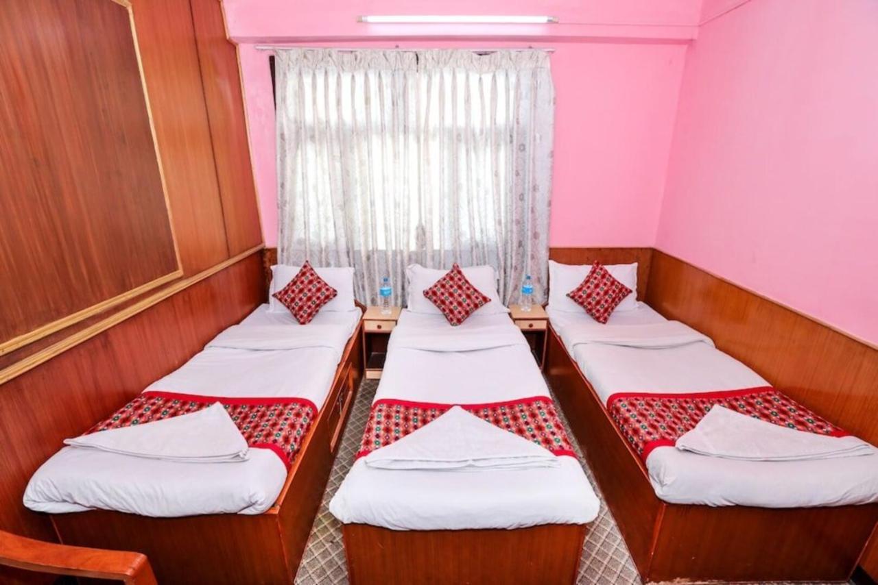 Hotel Plumeria Inn Катманду Екстер'єр фото